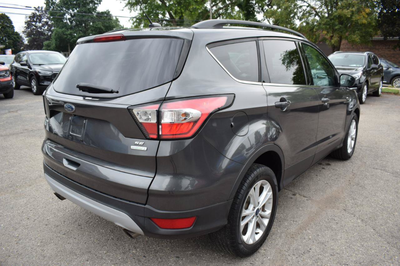 Used 2018 Ford Escape SE FWD image 6