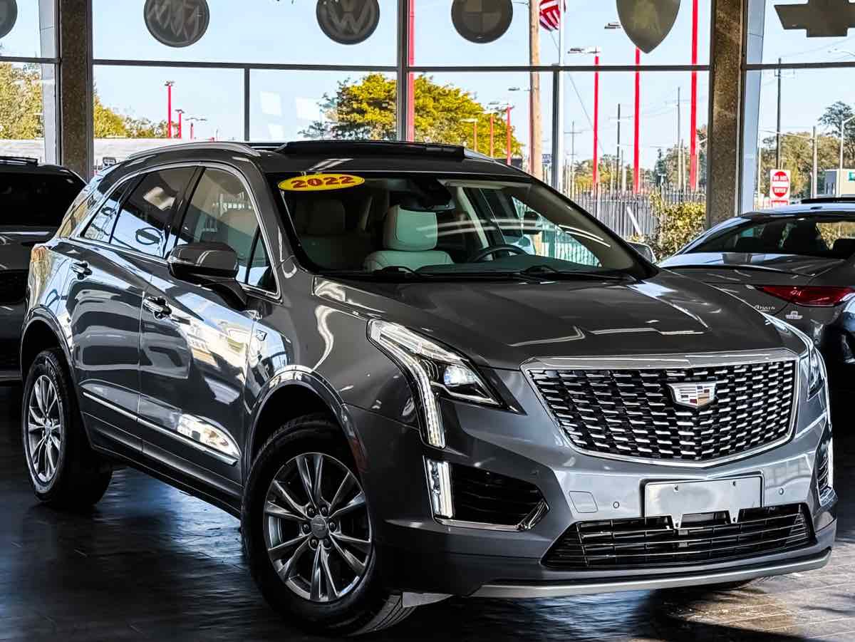 Used 2022 Cadillac XT5 Premium Luxury image 2
