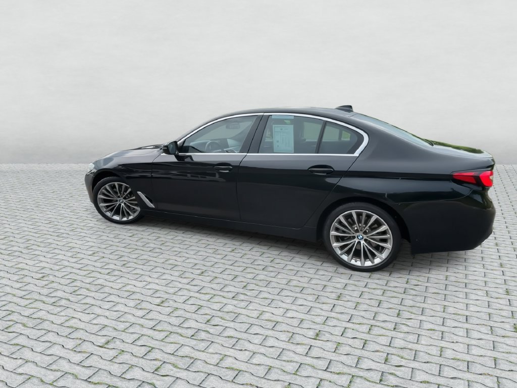 Certified 2023 BMW 530i xDrive w/ Premium Package AWD/4WD image 5