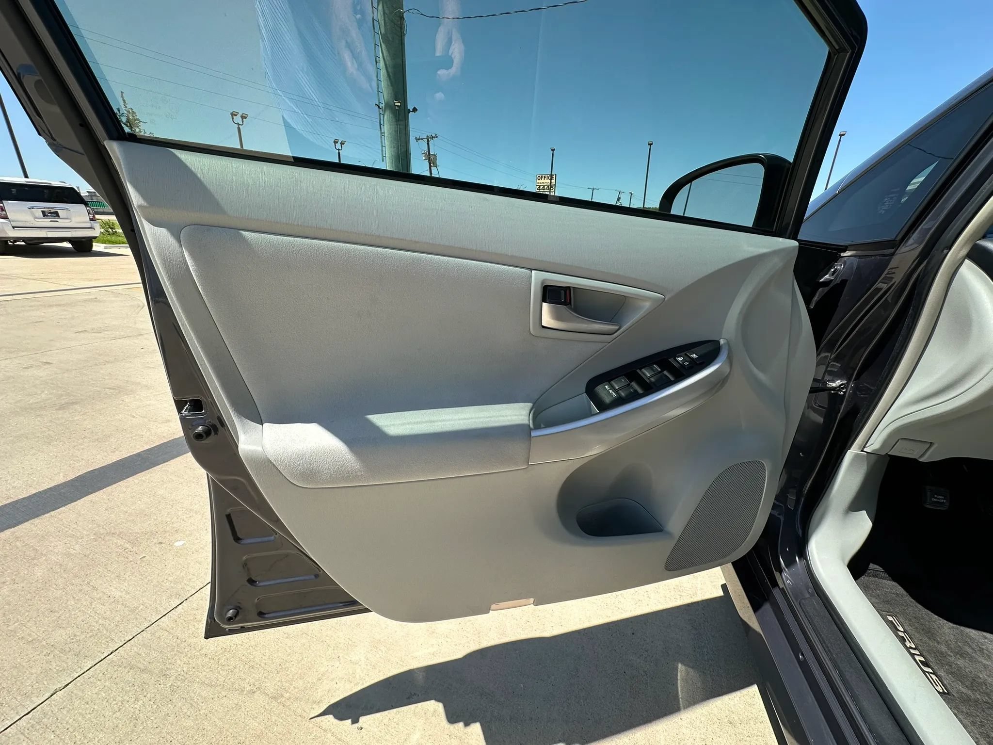 Used 2015 Toyota Prius Three FWD image 32