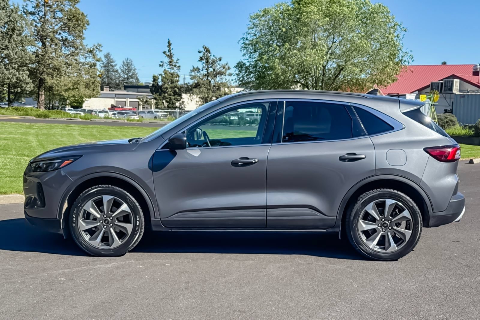 Used 2025 Ford Escape Platinum AWD/4WD image 8
