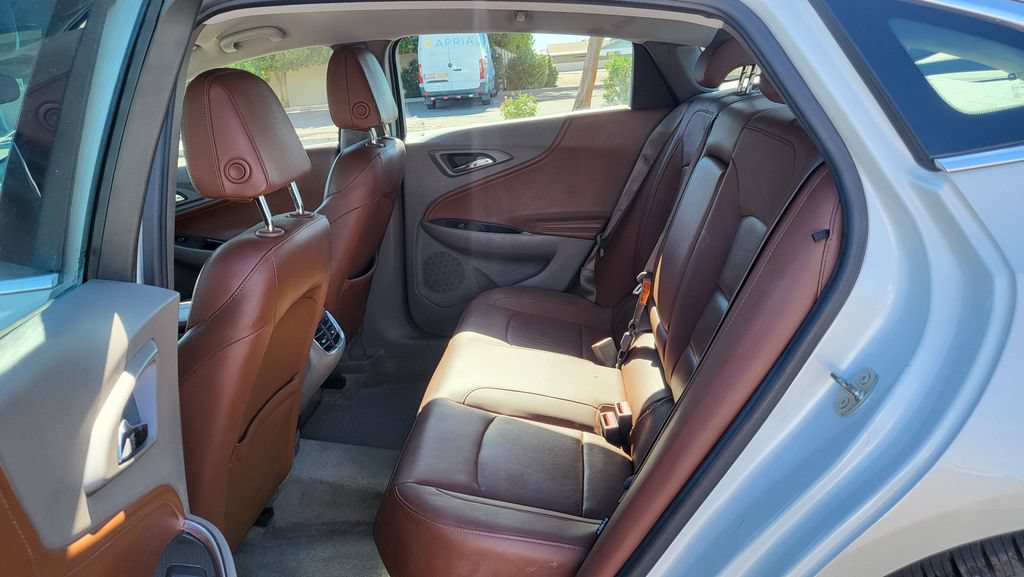 Used 2016 Chevrolet Malibu Hybrid w/ Leather Package FWD image 23