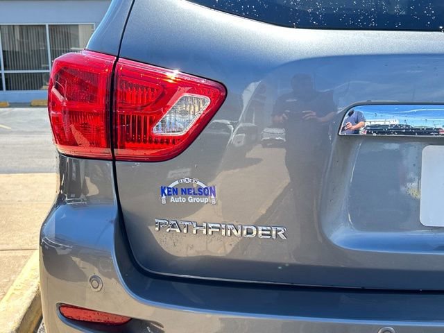 Used 2017 Nissan Pathfinder SL AWD/4WD image 9