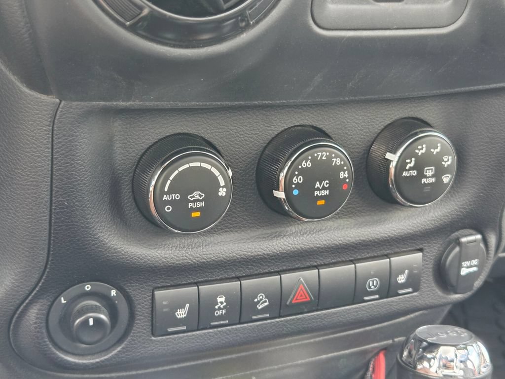 Used 2017 Jeep Wrangler Unlimited Rubicon AWD/4WD image 20