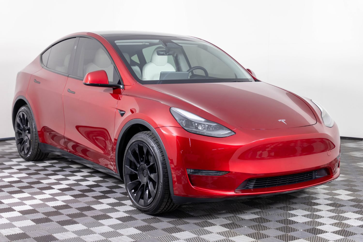 Used 2024 Tesla Model Y Long Range image 11