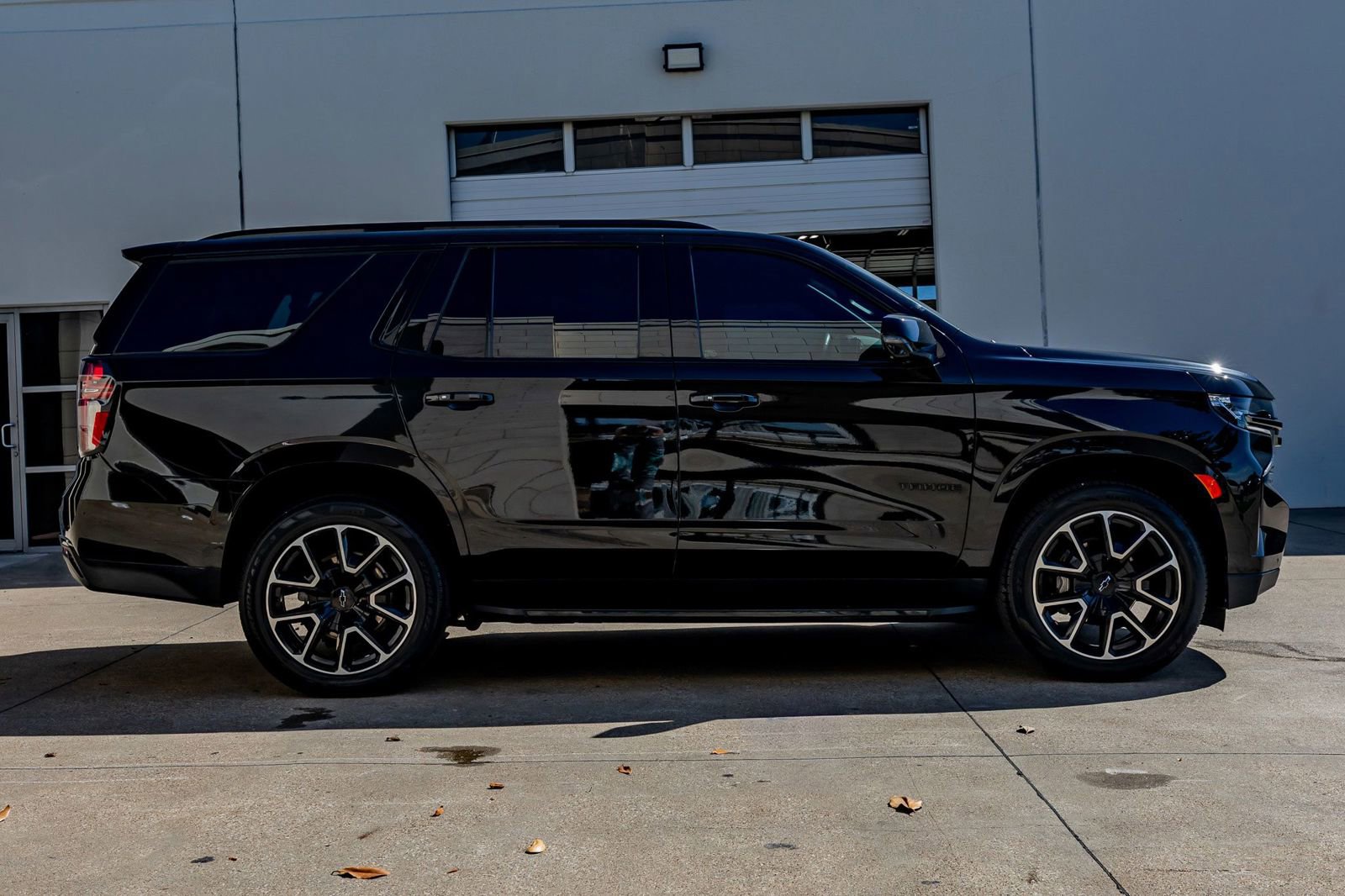 Used 2021 Chevrolet Tahoe RST w/ Luxury Package AWD/4WD image 10