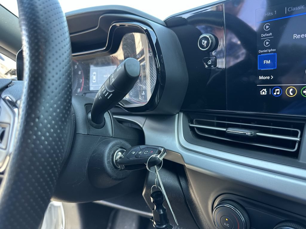 Used 2025 Chevrolet Trax RS FWD image 29