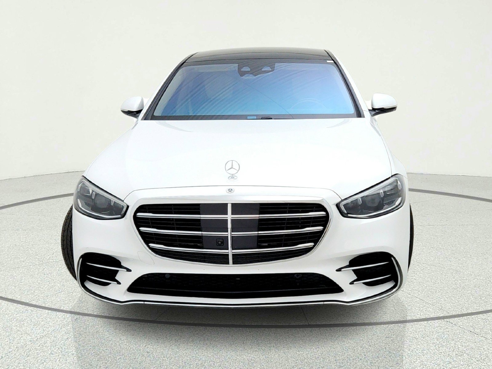 Certified 2024 Mercedes-Benz S 580e 4MATIC Sedan w/ AMG Line image 3