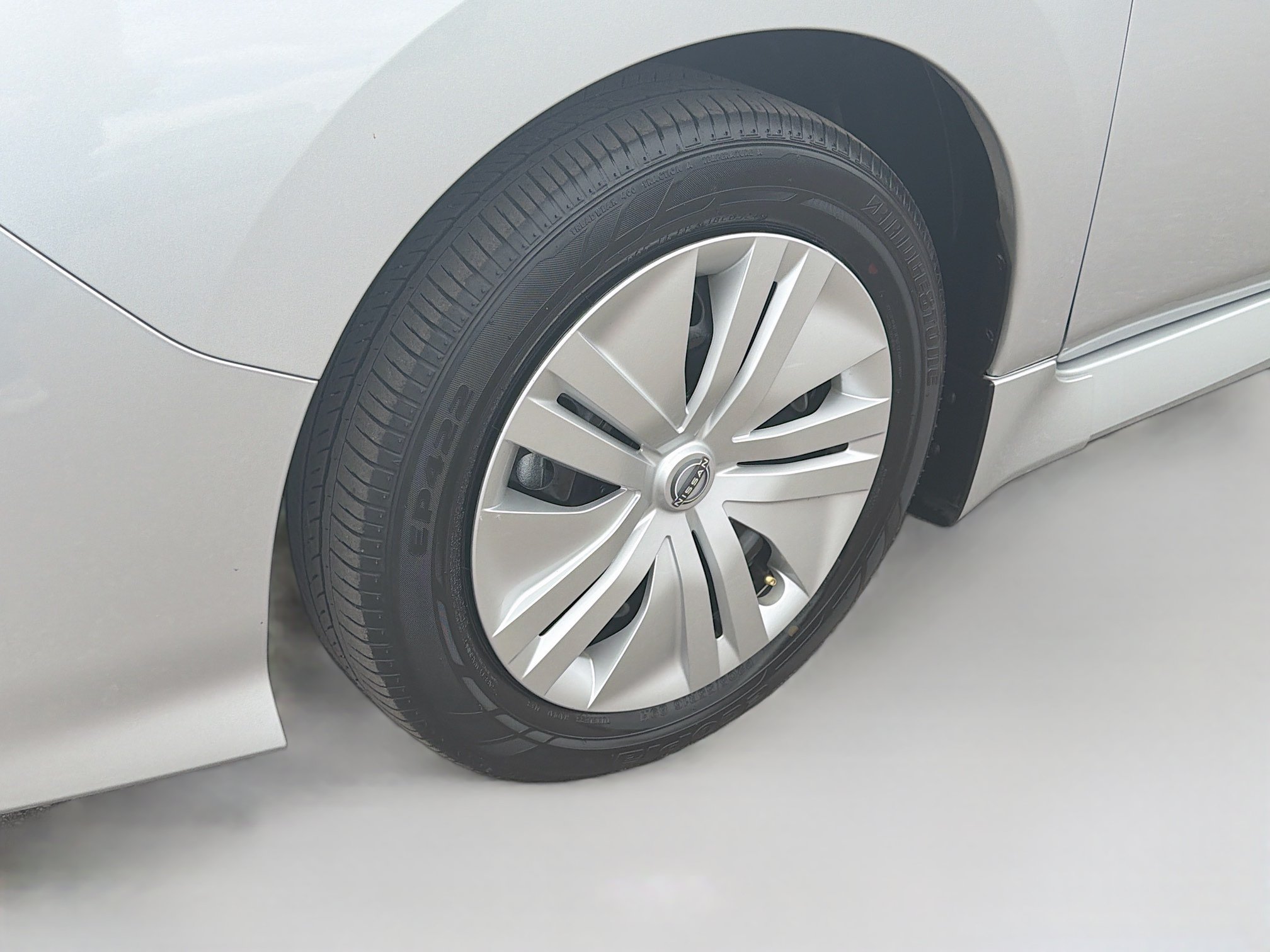 Used 2024 Nissan Leaf S FWD image 11