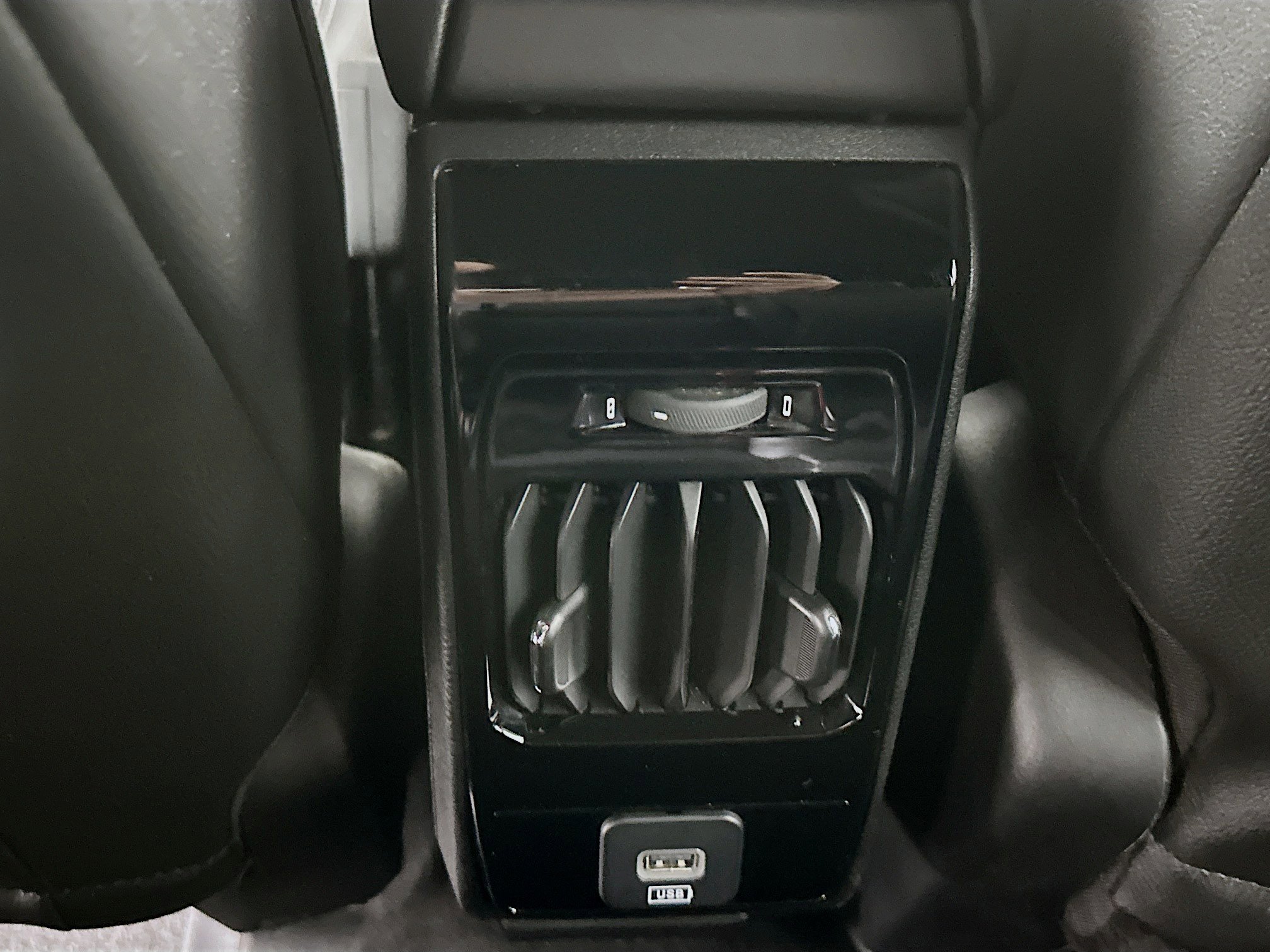 Used 2025 Jeep Compass Limited image 26