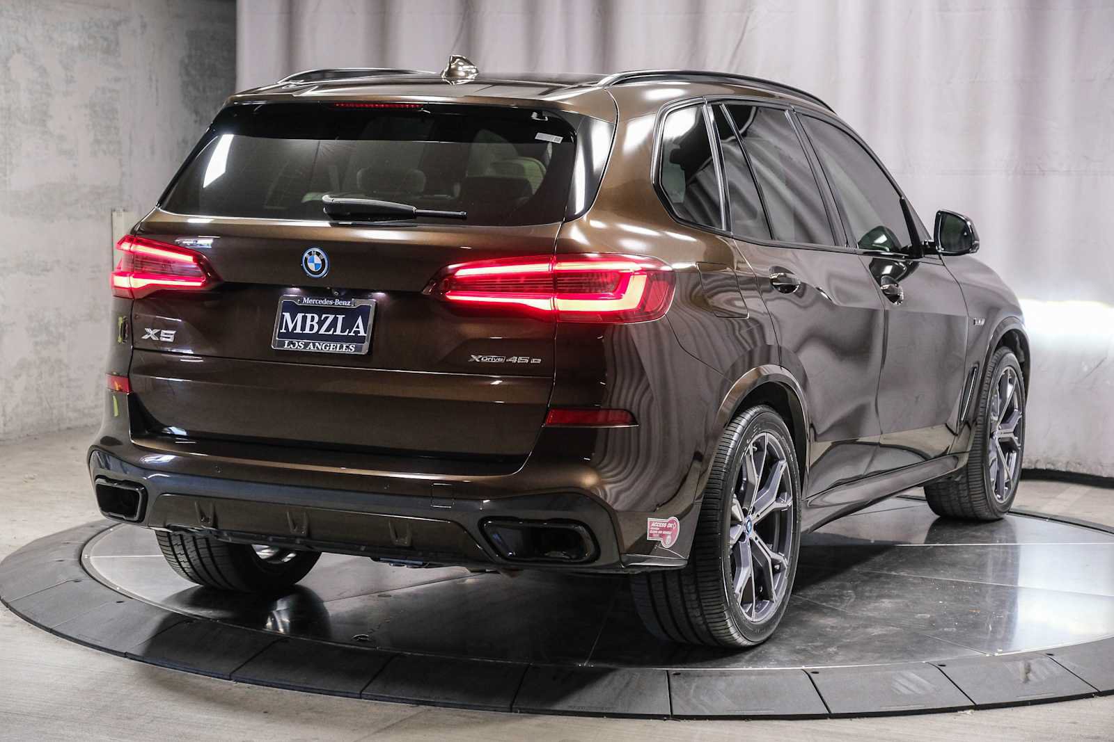 Used 2022 BMW X5 xDrive45e AWD/4WD image 4