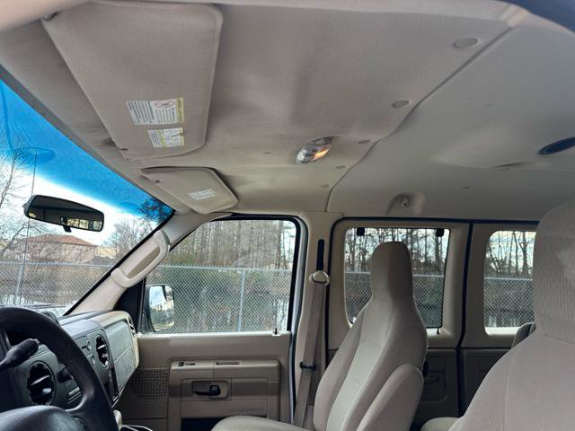 Used 2011 Ford E-350 and Econoline 350 XLT image 25