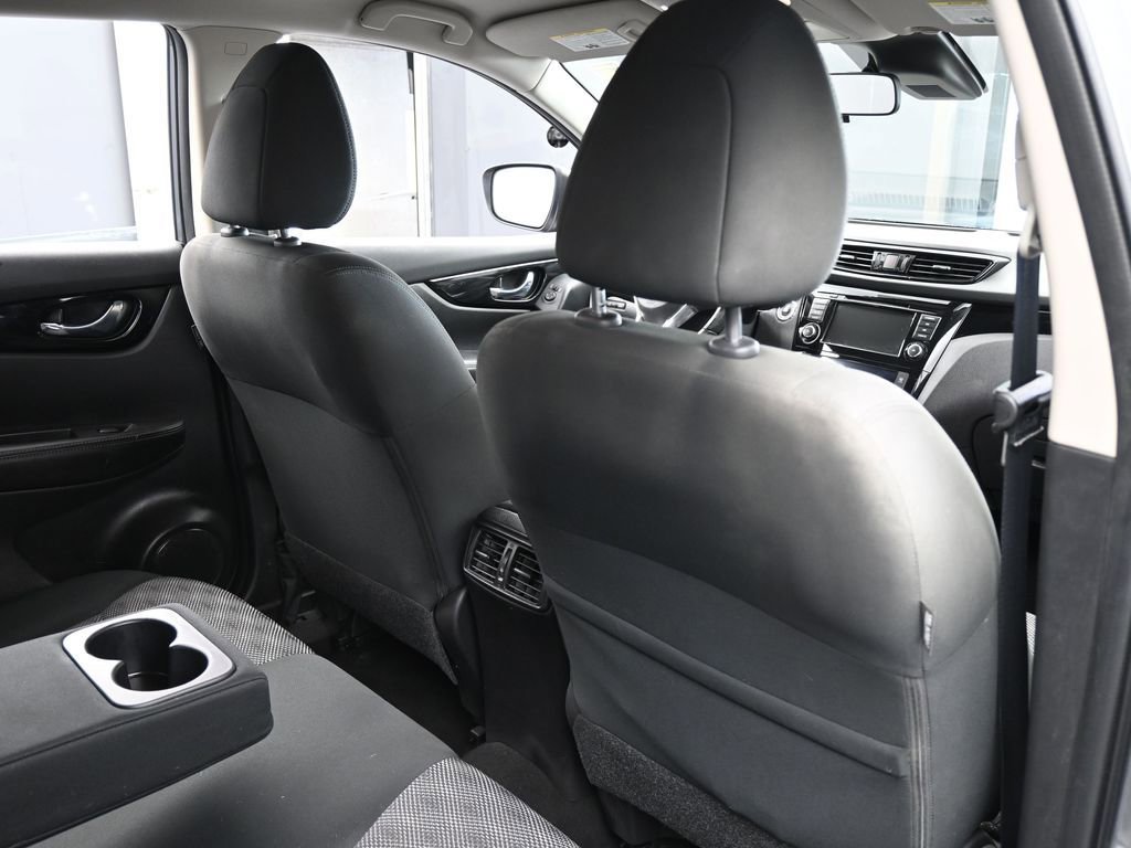 Used 2021 Nissan Rogue Sport SV image 40