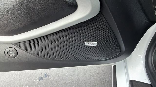 Used 2024 Chevrolet Camaro LT w/ Technology Package image 17