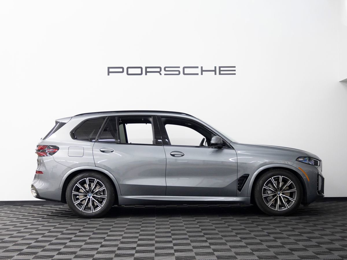 Used 2025 BMW X5 xDrive50e w/ M Sport Package image 8