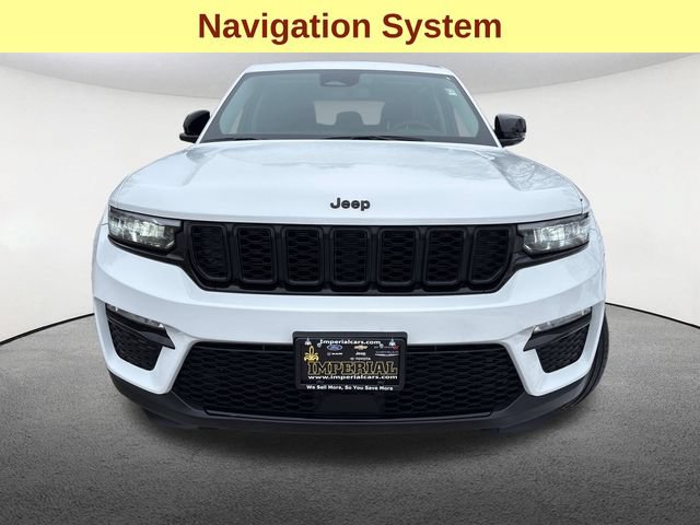 Used 2023 Jeep Grand Cherokee Limited w/ Black Appearance Package AWD/4WD image 4