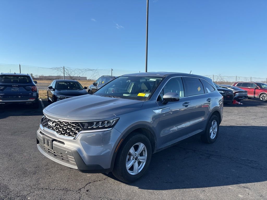Used 2022 Kia Sorento LX image 7