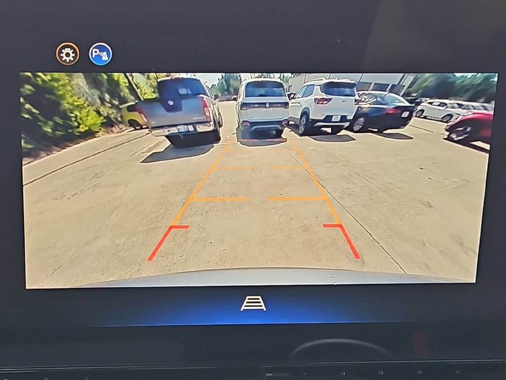 Used 2026 Chevrolet Equinox LT FWD image 18