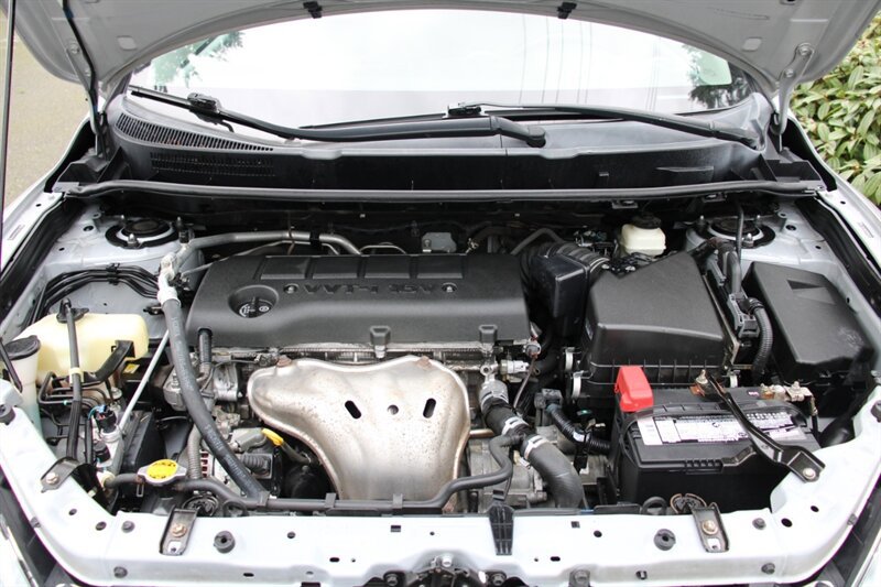 Used 2010 Toyota Matrix S image 18