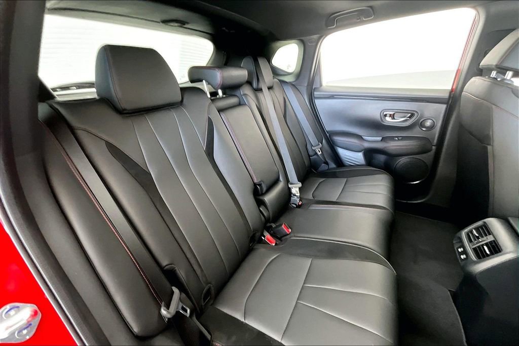 Certified 2025 Acura ADX A-Spec image 33