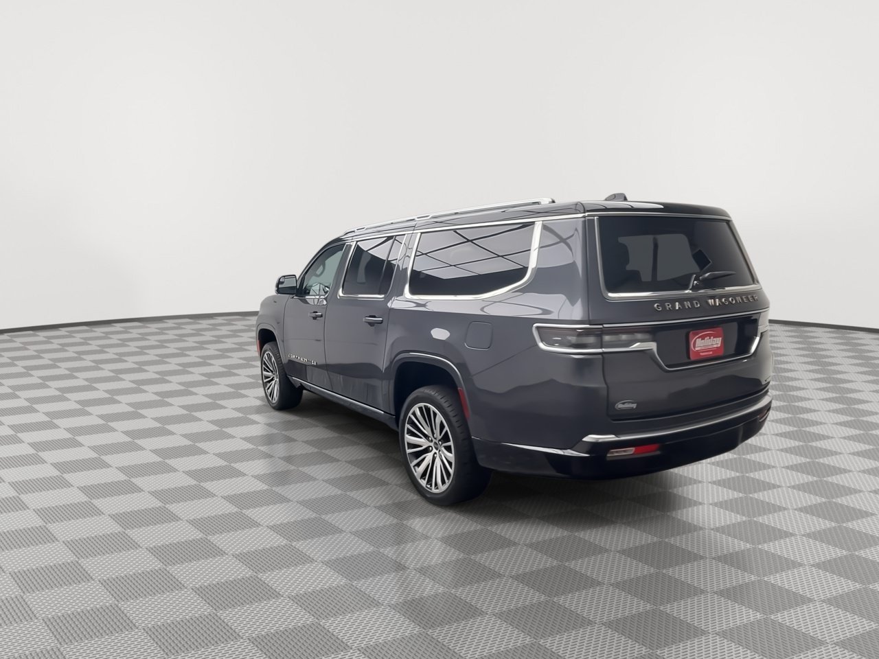 Used 2024 Jeep Grand Wagoneer L Series III AWD/4WD image 40