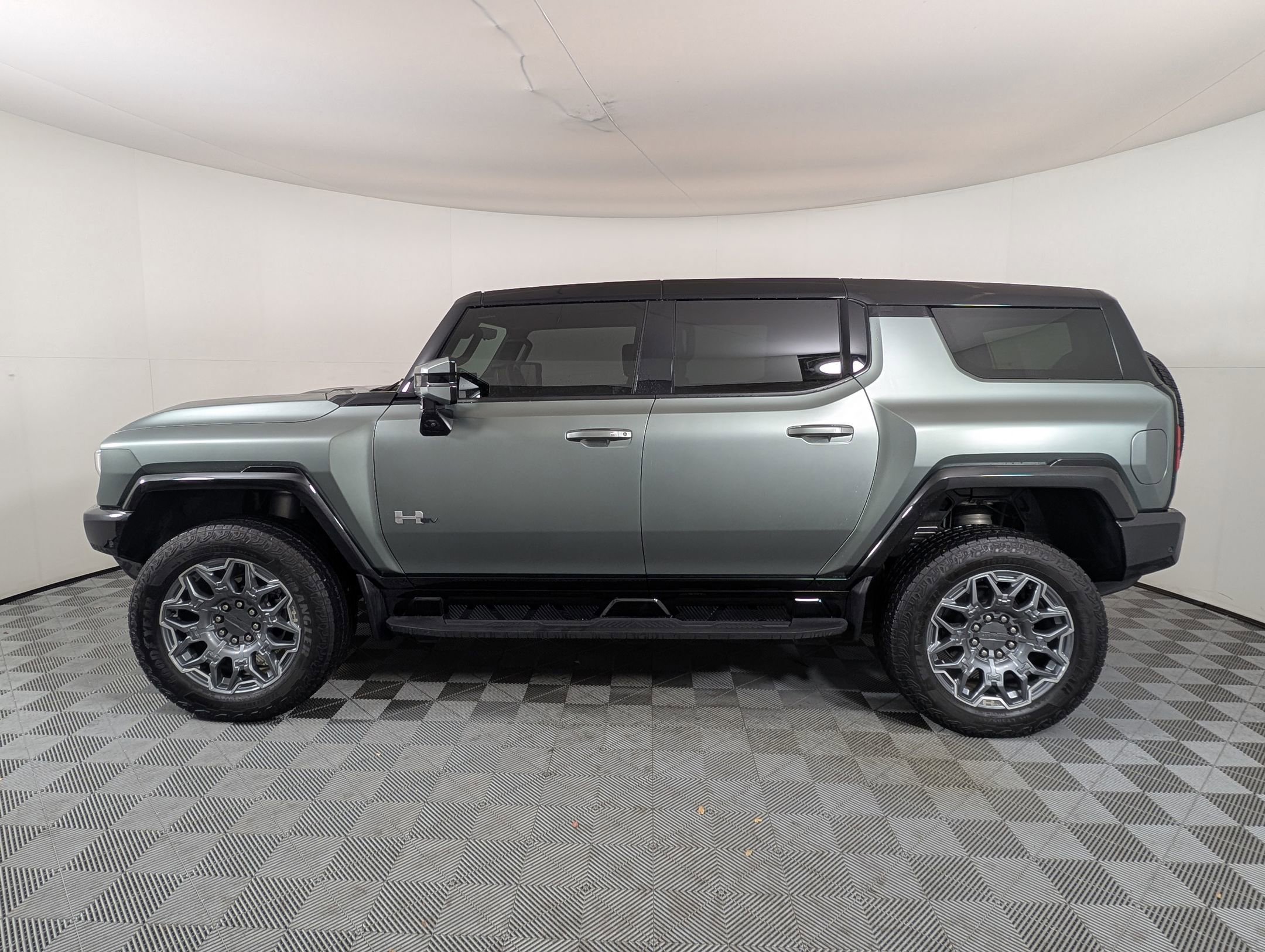 Used 2024 GMC Hummer EV 3X image 2