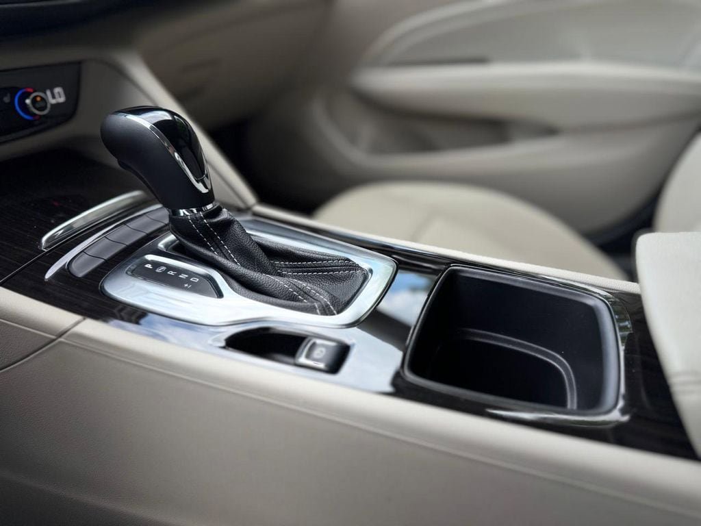 Used 2019 Buick Regal Essence AWD/4WD image 17