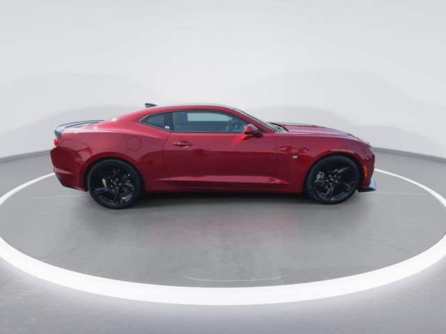 Used 2021 Chevrolet Camaro LT w/ Technology Package image 9