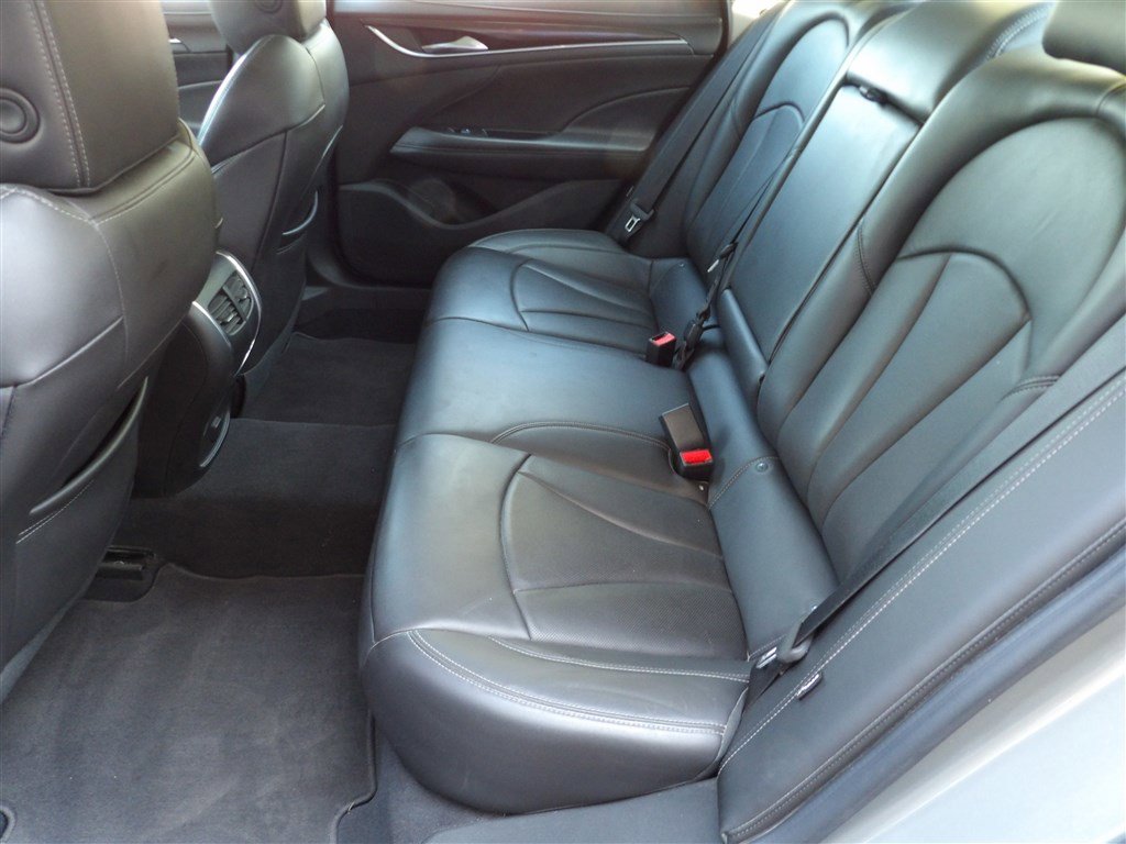 Used 2017 Buick LaCrosse Essence image 23