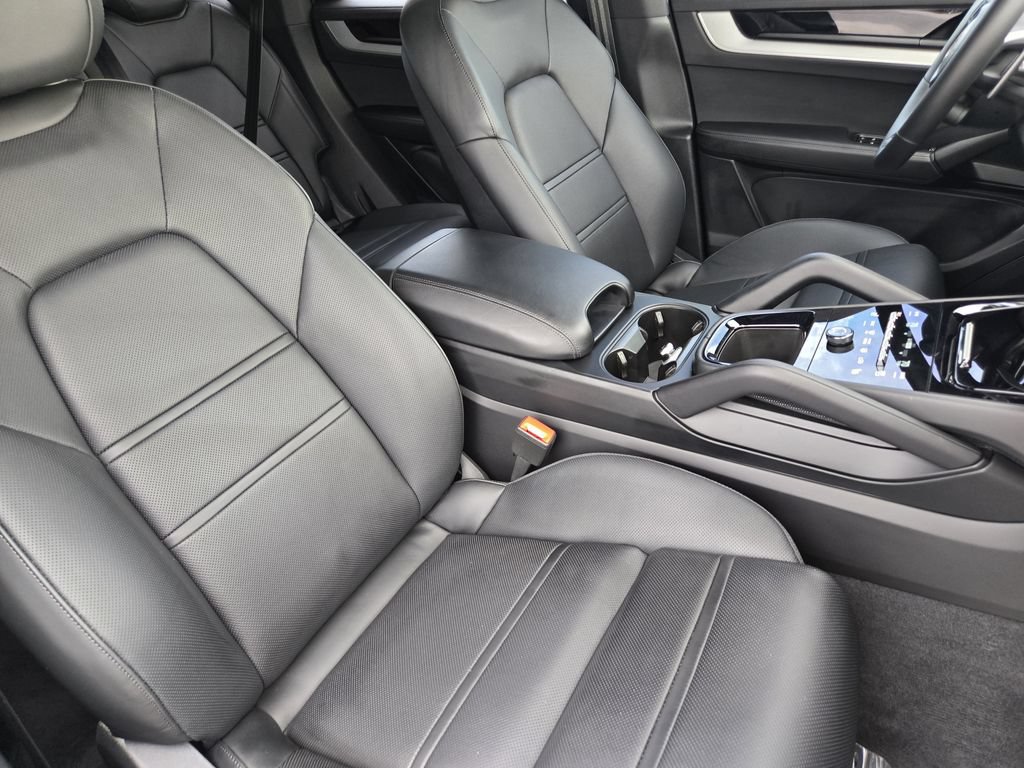 Used 2025 Porsche Cayenne S AWD/4WD image 15