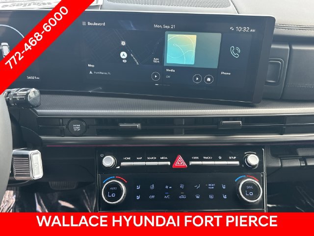 Used 2024 Hyundai Santa Fe Calligraphy FWD image 19