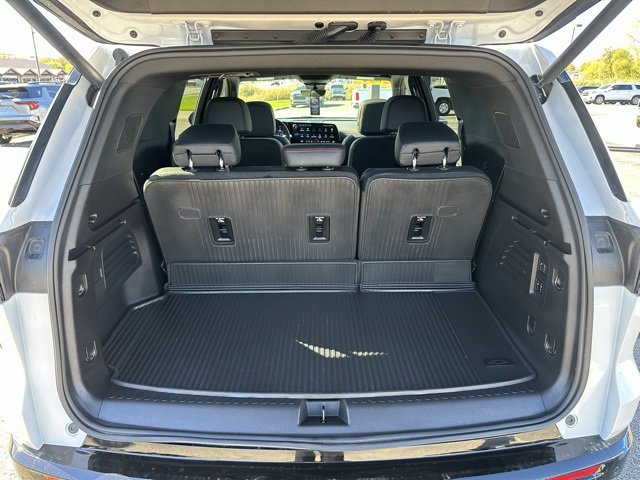 Used 2024 Chevrolet Traverse RS w/ LPO, Floor Liner Package image 20