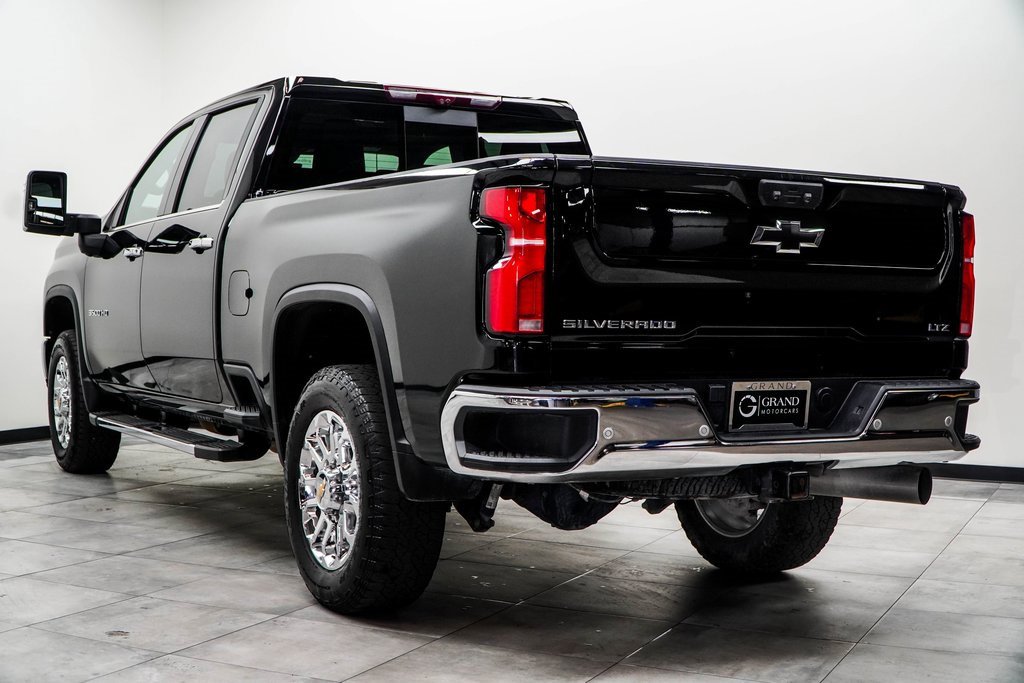 Used 2024 Chevrolet Silverado 3500 LTZ w/ LTZ Premium Package image 10