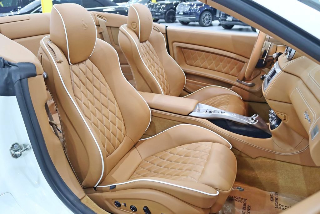 Used 2011 Ferrari California RWD image 29