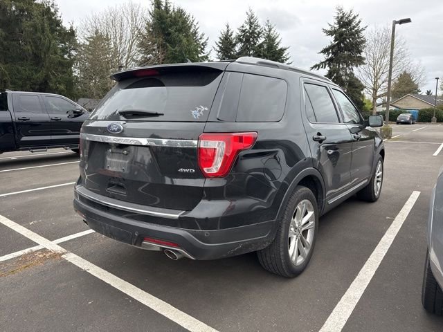 Used 2018 Ford Explorer XLT w/ Equipment Group 201A image 3