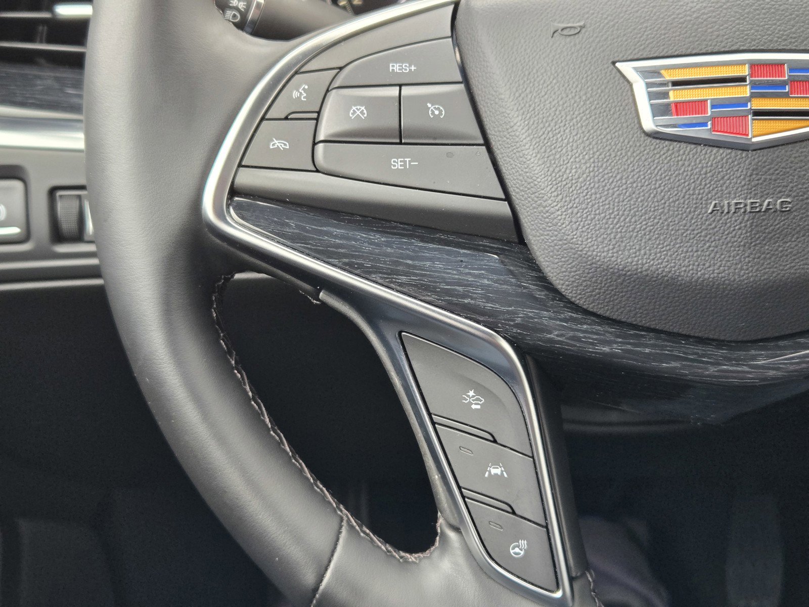 Certified 2025 Cadillac XT5 Premium Luxury image 26