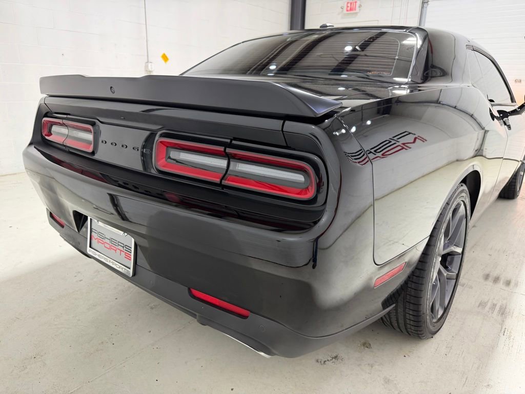 Used 2022 Dodge Challenger R/T w/ Blacktop Package RWD image 9