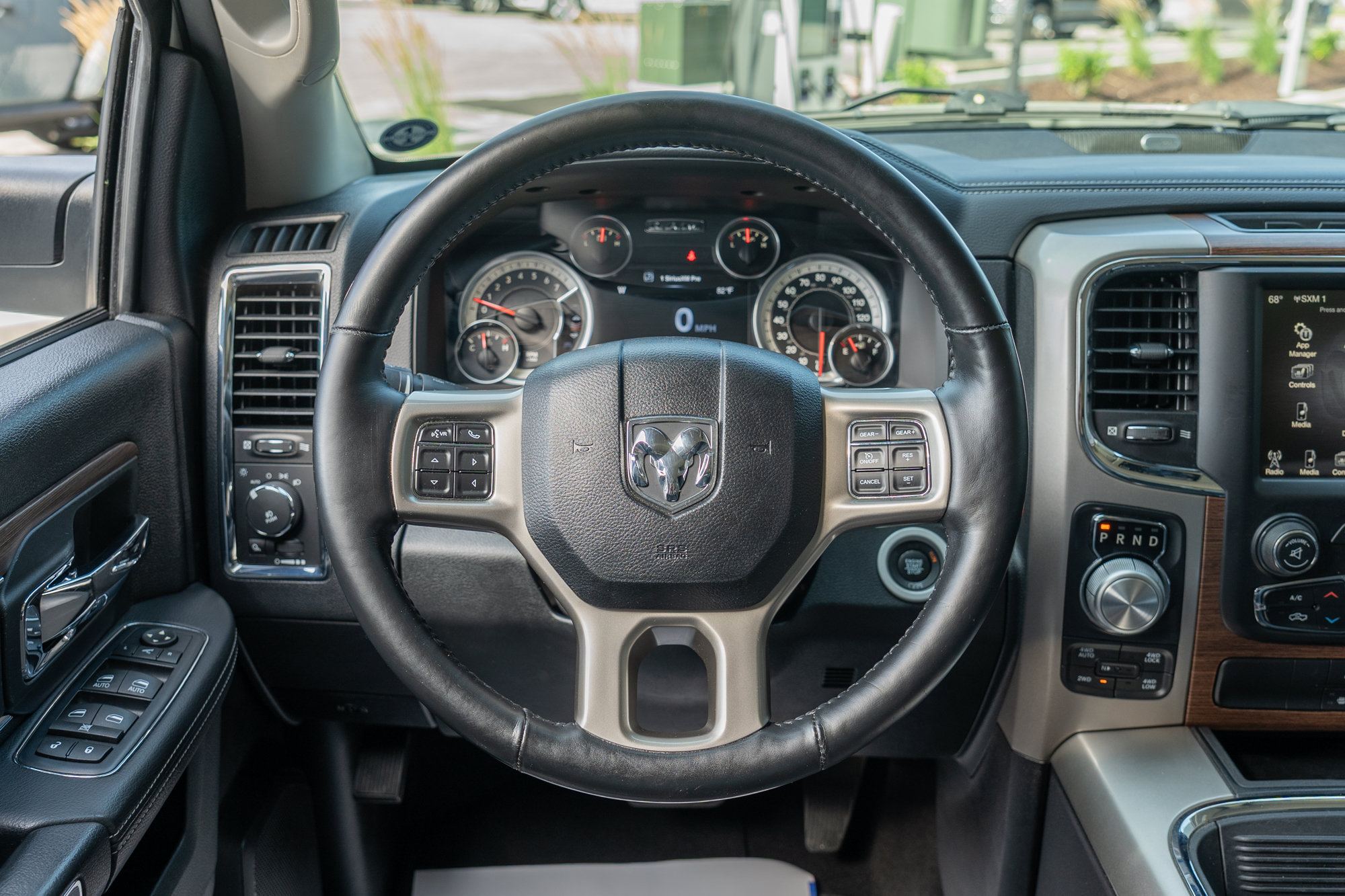 Used 2016 RAM 1500 Laramie w/ Convenience Group AWD/4WD image 19