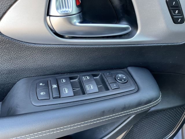 Used 2023 Chrysler Pacifica Touring-L w/ S Appearance Package image 17