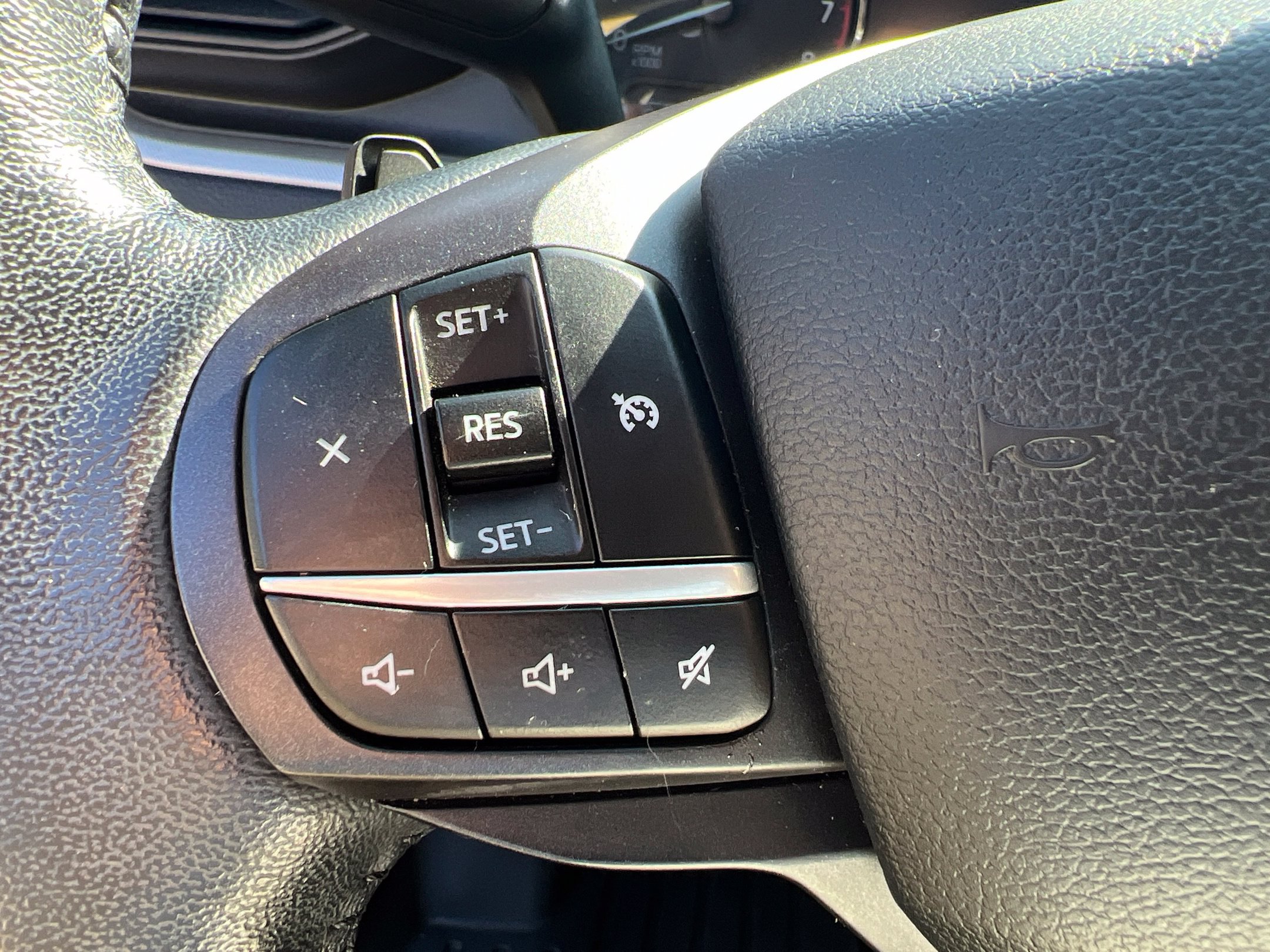 Used 2020 Ford Explorer XLT w/ Comfort Package AWD/4WD image 22