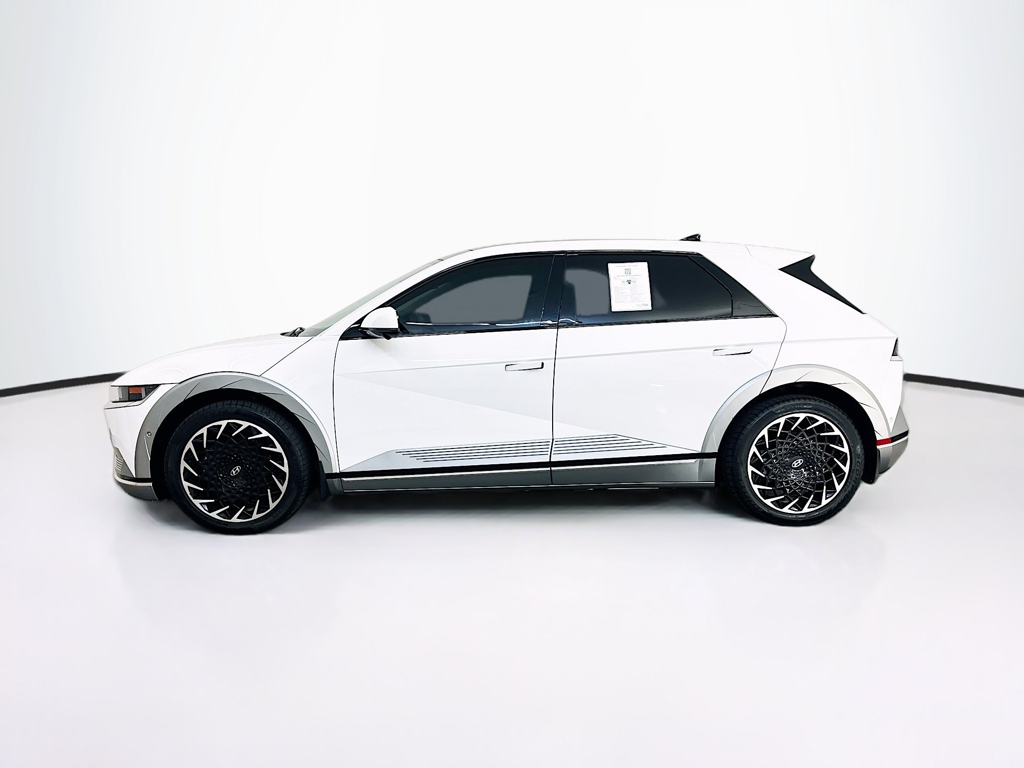 Used 2024 Hyundai Ioniq 5 Limited AWD/4WD image 4