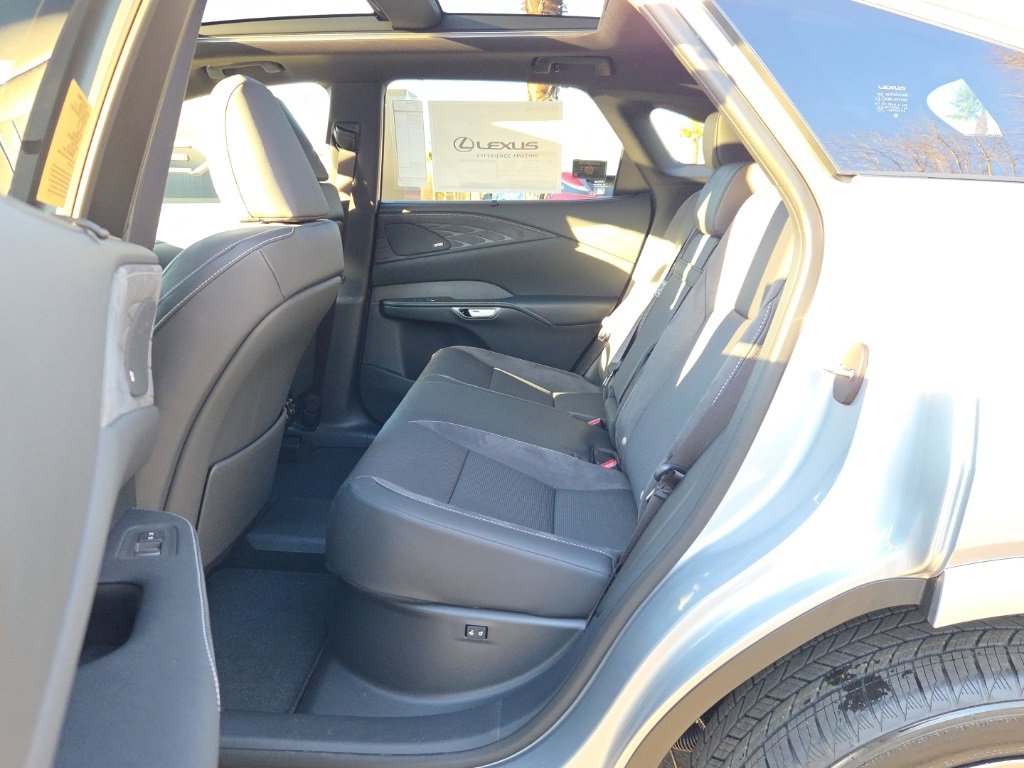 New 2026 Lexus RX 450h AWD image 5