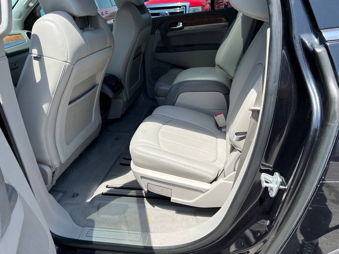 Used 2011 Buick Enclave CXL FWD image 20