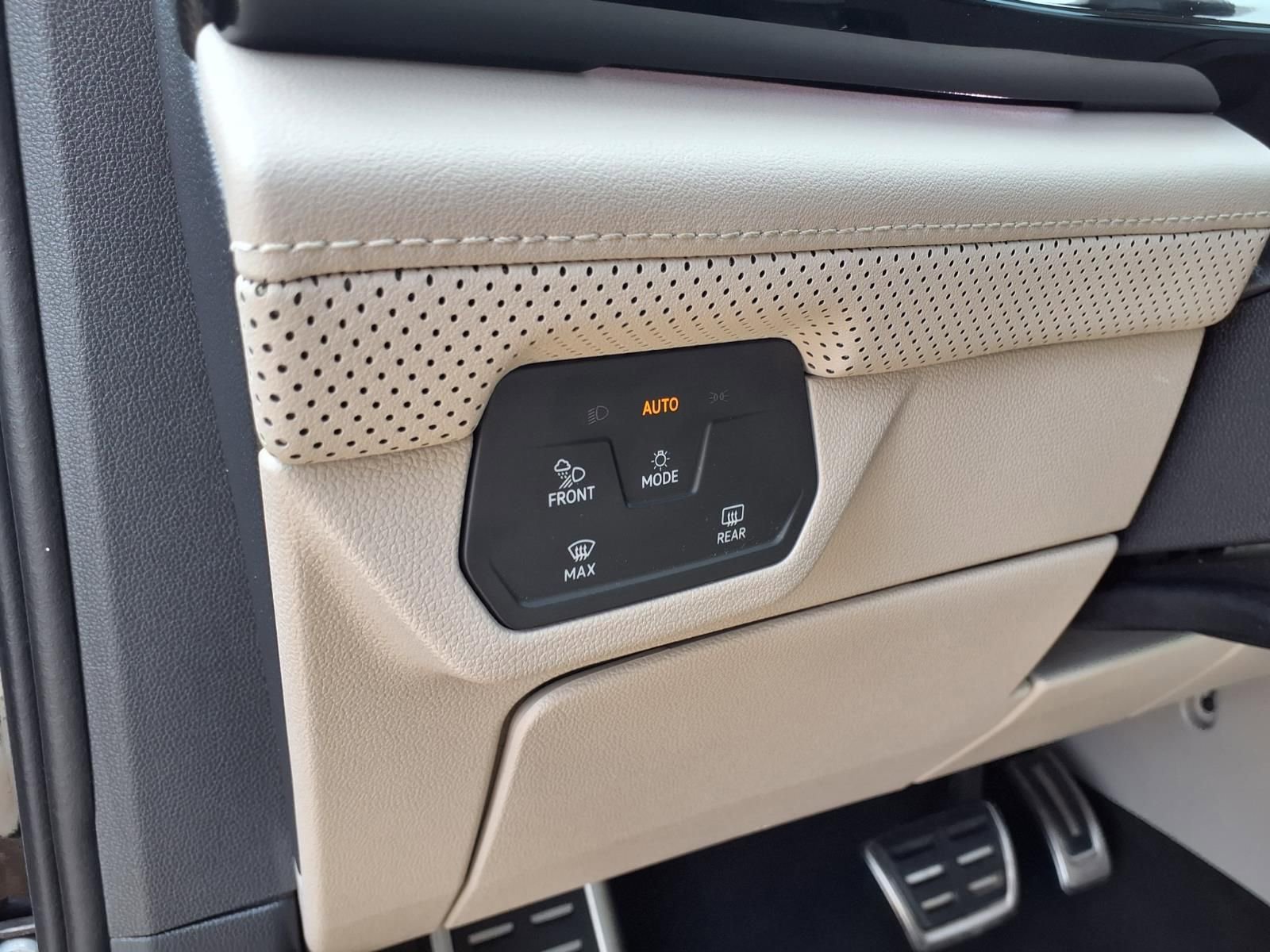 Used 2024 Volkswagen Atlas SEL Premium R-Line image 23