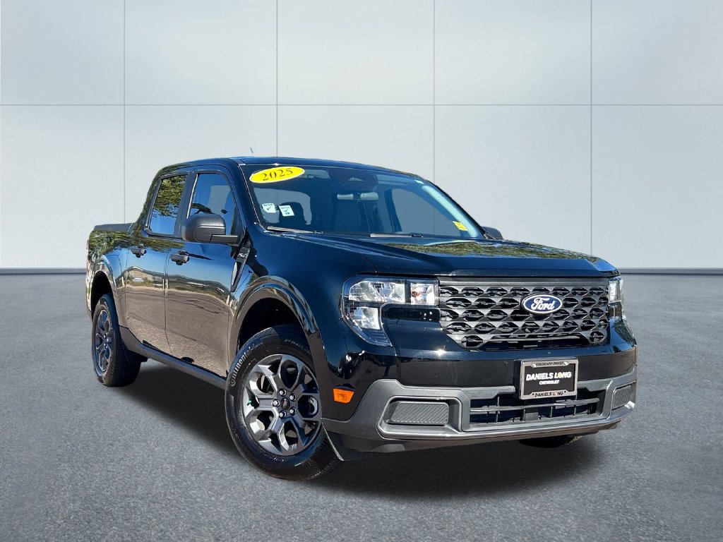 Used 2025 Ford Maverick XLT w/ Equipment Group 302A AWD/4WD image 32