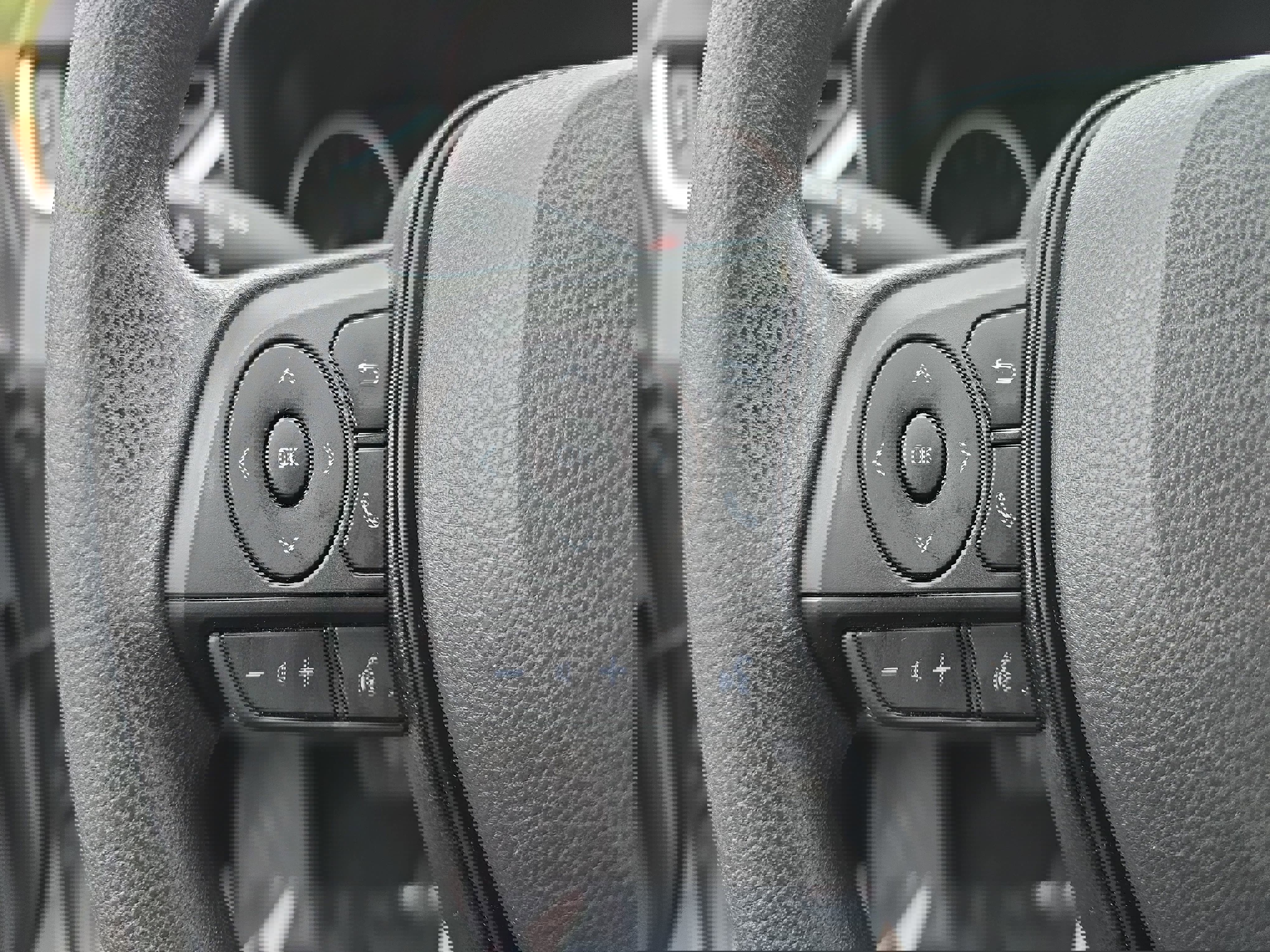 Used 2019 Toyota RAV4 LE image 16