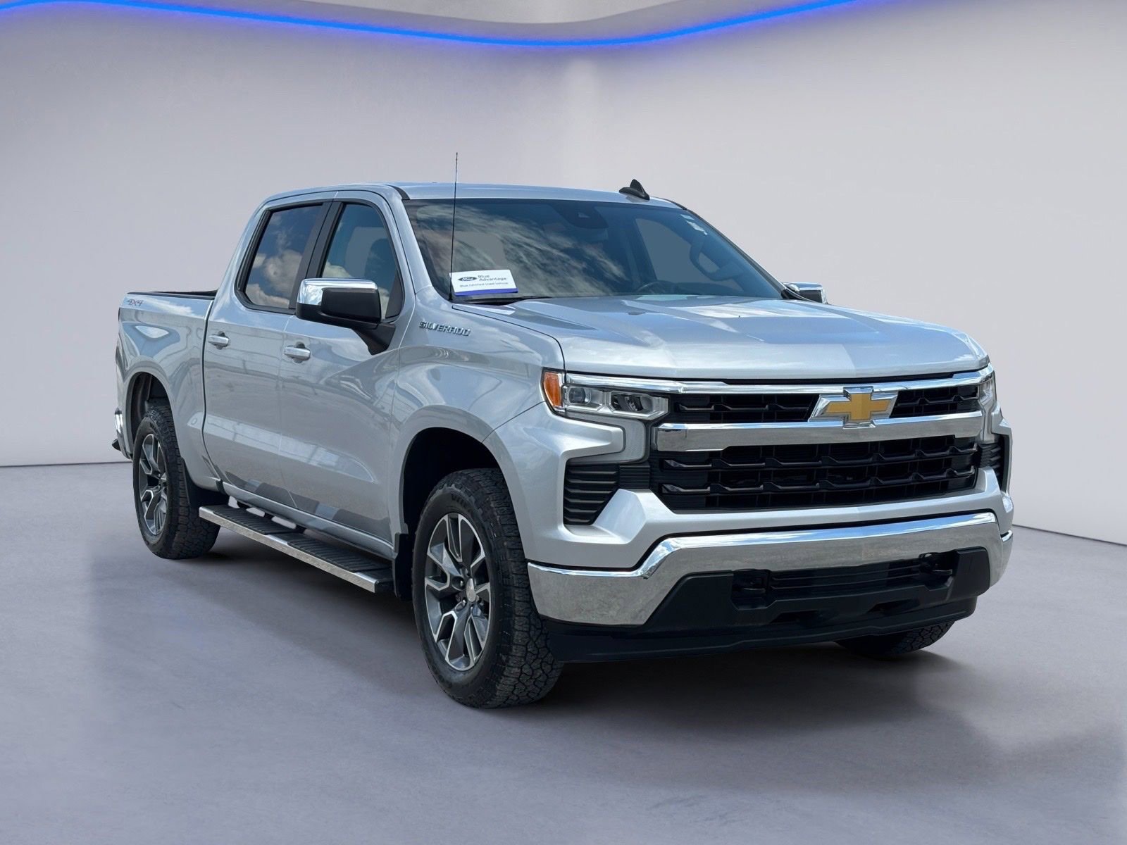 Used 2022 Chevrolet Silverado 1500 LT AWD/4WD image 5
