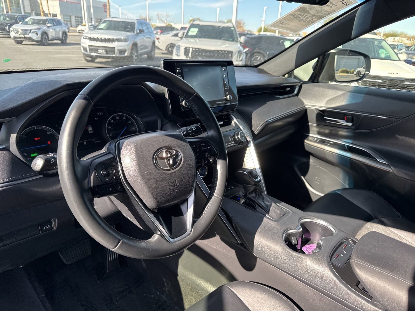 Used 2021 Toyota Venza XLE image 16