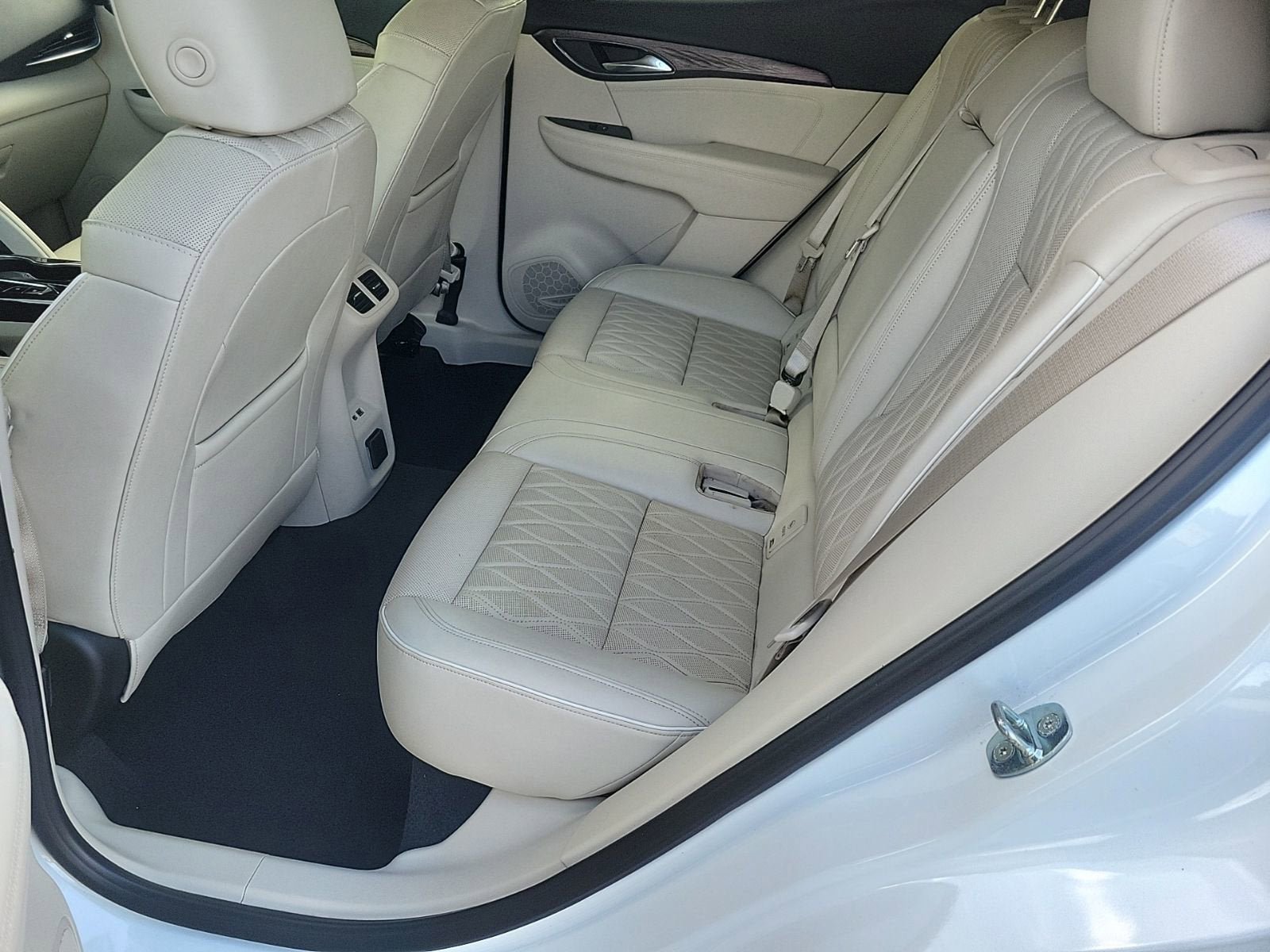 Certified 2023 Buick Envision Avenir image 14