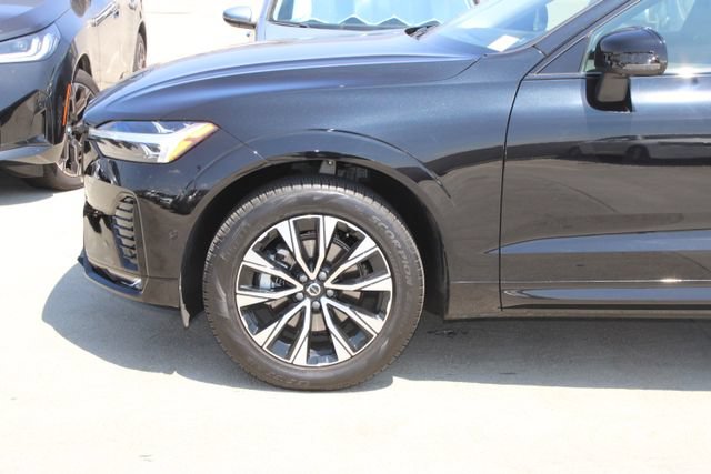 Used 2025 Volvo XC60 B5 Plus AWD/4WD image 4